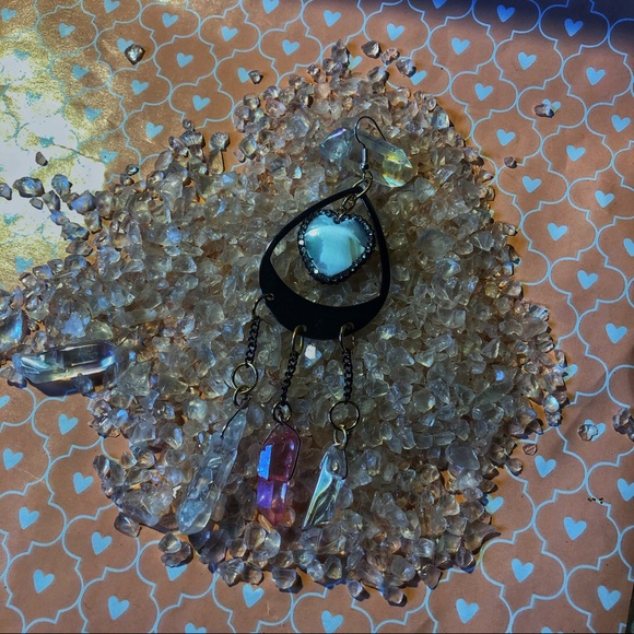 Earrings - Picture 3 of 5